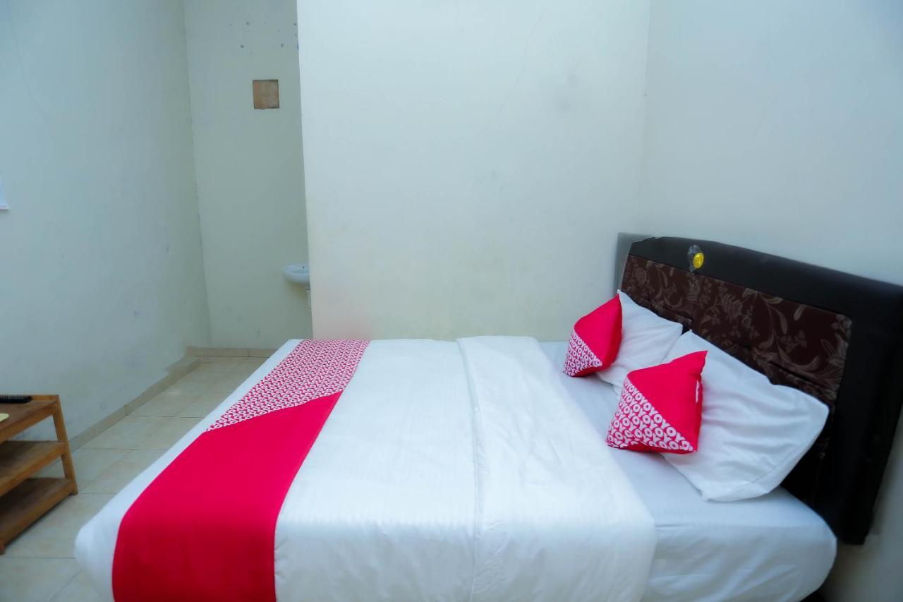 Oyo 2692 Penginapan Mba Ros Banjarbaru Экстерьер фото